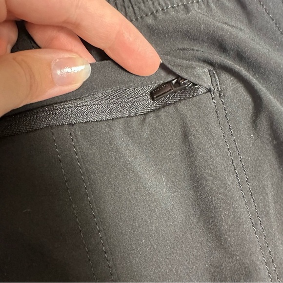 Athleta Chelsea Utility Joggers sz 10 Black - Picture 12 of 16